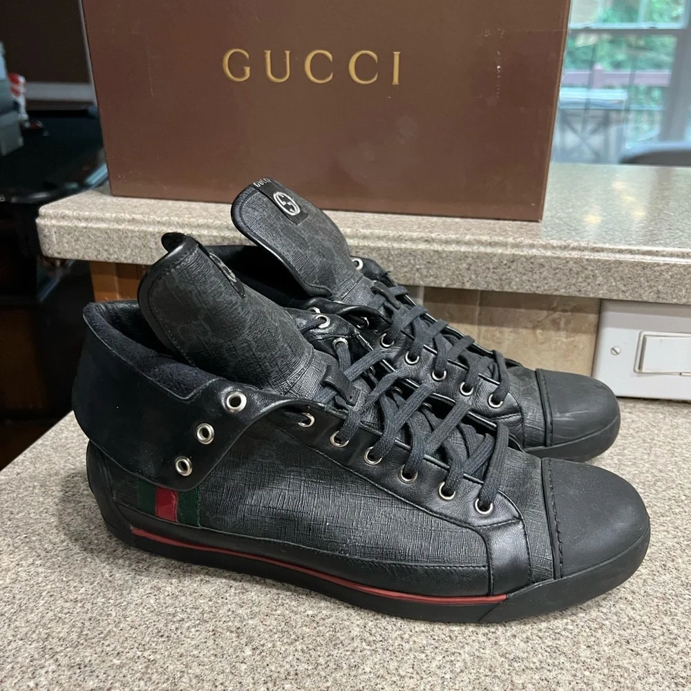 Gucci Black Sneakers with Red and Green Stripe